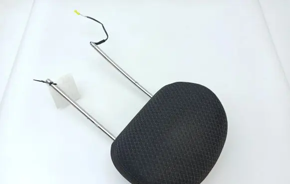 Mercedes-Benz E W211 Front seat headrest 