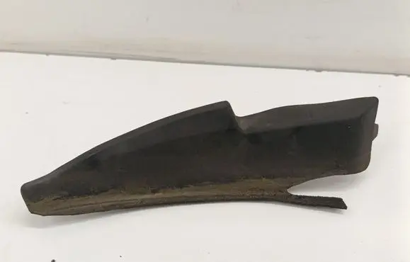 MG ZS Fender end trim 10252576