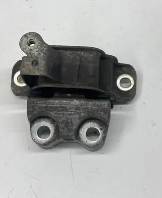 Engine mount bracket