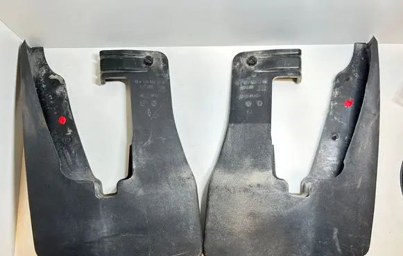 Mercedes-Benz Sprinter W906 Mudguards set A9068823104 A9068823204