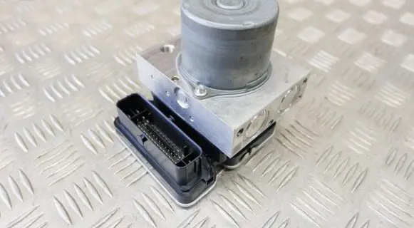 Toyota Yaris XP210 ABS Pump 3330A2009 0265957020 44540K0151