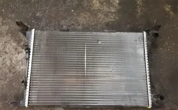 Audi A4 S4 B8 8K Coolant radiator 8k0121251r