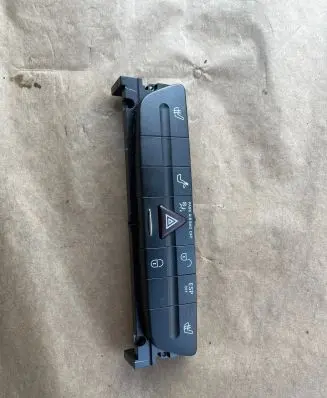 Mercedes-Benz E W211 Hazard light switch 2118217458 03752370