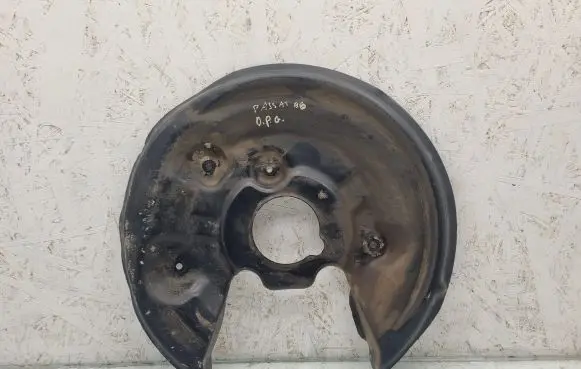 Volkswagen PASSAT B6 Rear brake disc plate dust cover 5N0615612
