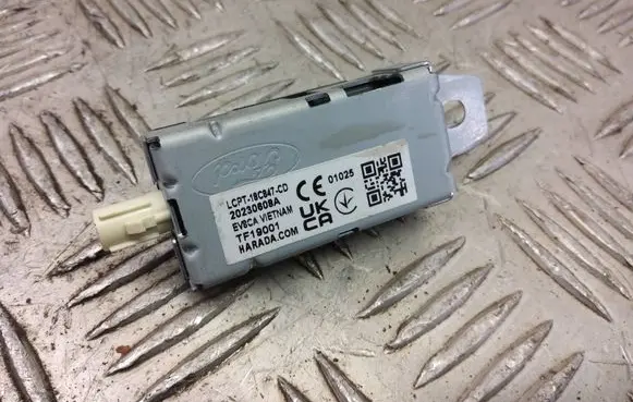 Ford Puma Aerial antenna amplifier LCPT18C847CD