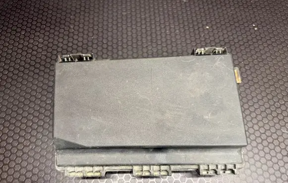 Opel Zafira B Fuse module 13206755 5DK00866844