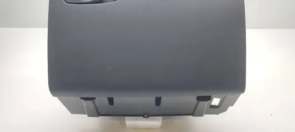 Volvo V40 Glove box