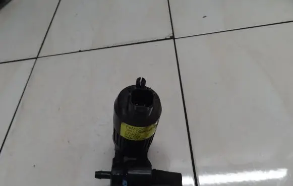 Ford S-MAX Windscreen/windshield washer pump DV61-17664-AA