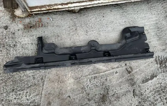 Volkswagen Multivan T5 Center/middle under tray cover 7H0825209C