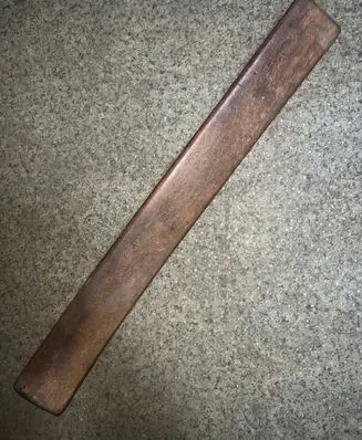 Dashboard glove box trim