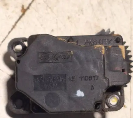 Volvo V50 Air flap motor/actuator 4N5H19E616 6652A