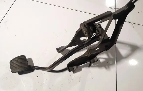 Saab 9-5 Clutch pedal 