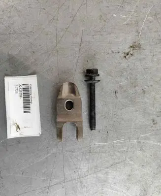 Volvo XC60 Fuel Injector clamp holder 32325259 31303614