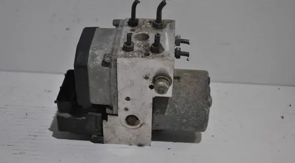 Volkswagen Transporter - Caravelle T4 ABS Pump 0265220432