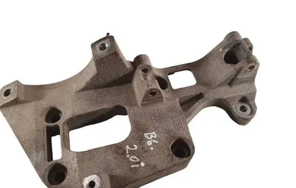 Volkswagen PASSAT B6 Engine mounting bracket 06F903143F