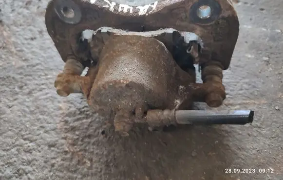 KIA Sportage Front brake caliper