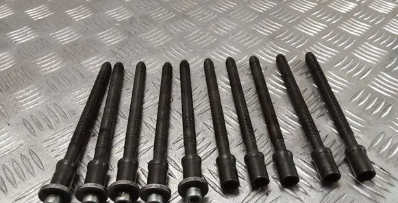 Volkswagen PASSAT B6 Cylinder head bolts 