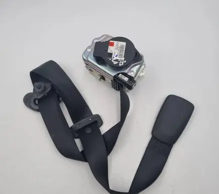 BMW 2 F46 Front seatbelt 627941300 7313303 012L0000