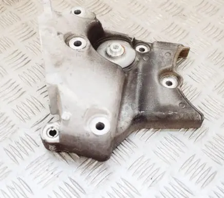 Opel Insignia A Engine mounting bracket 55566020