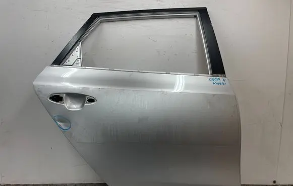 KIA Ceed Rear door