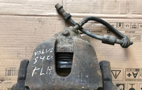Volvo S40 Front brake caliper
