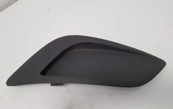Ford Focus Front bumper lower grill 8M5119952BE