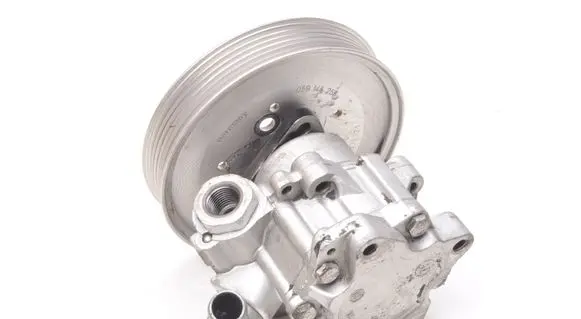 Audi A6 Allroad C5 Power steering pump 059145255