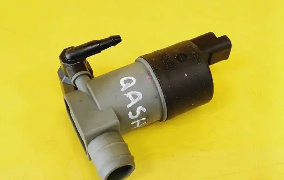 Nissan Qashqai Windscreen/windshield washer pump 9641553880