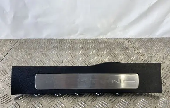 SsangYong Rexton Side skirt front trim 