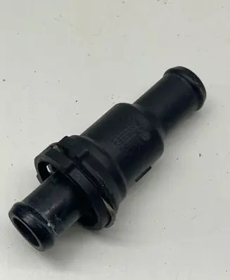 Audi Q5 SQ5 Thermostat/thermostat housing 8r0121113