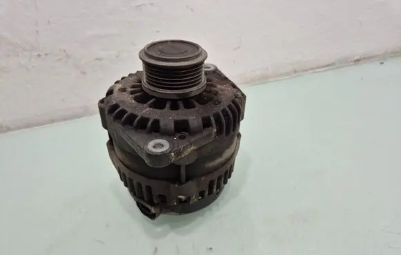 Opel Astra J Generator/alternator 