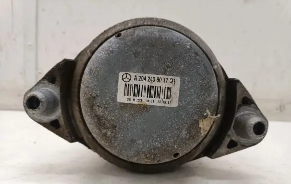 Mercedes-Benz E W212 Engine mount bracket A2042406017