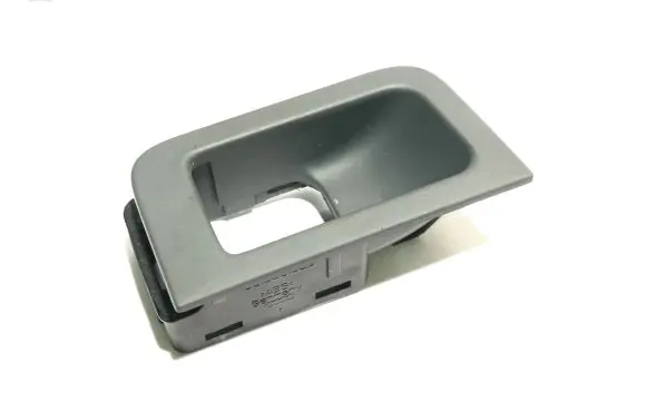 Tailgate opening switch