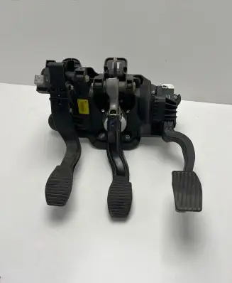 Opel Corsa D Pedal assembly 3801990165