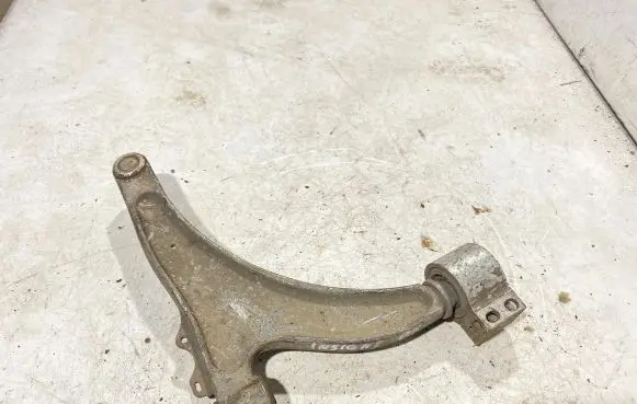 Opel Insignia A Front lower control arm/wishbone