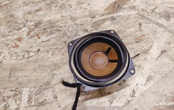 Maserati Quattroporte Panel speaker 