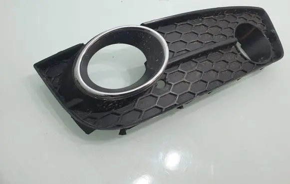 Audi A5 Sportback 8TA Front fog light trim/grill 8T0807682