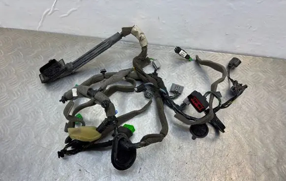 Volvo V70 Front door wiring loom 30728406