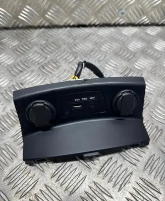 Hyundai i30 USB socket connector K0HgD69702