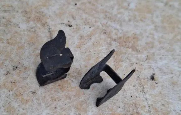 Jaguar XJ X308 Fuel Injector clamp holder