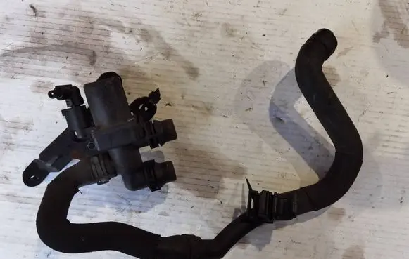 Volkswagen Sharan Coolant heater control valve 1K0820036F 7N0819133