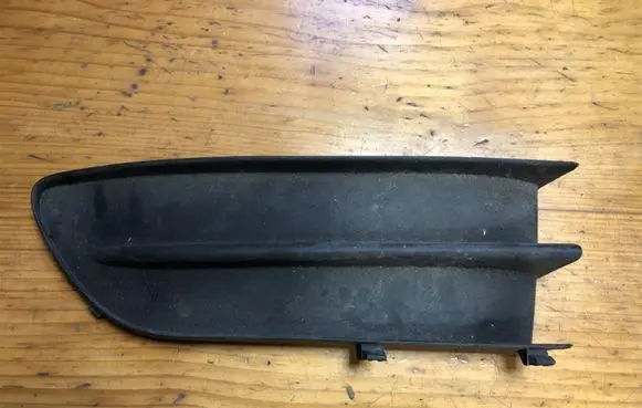 Renault Laguna II Front bumper lower grill 000009693