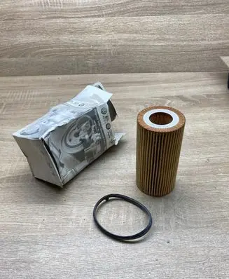 Volkswagen PASSAT B8 Oil filter cover 06D115562 06D115466