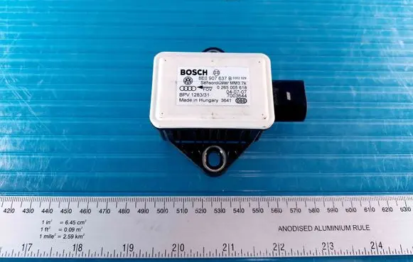 Audi A6 S6 C6 4F ESP acceleration yaw rate sensor 8E0907637B