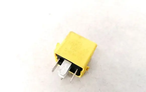 Mercedes-Benz A W169 Other relay A0025421419 V23134-A52-X335