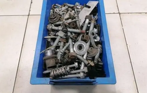 Audi R8 42 Nuts/bolts