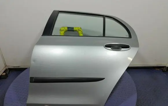 Toyota Yaris Rear door 