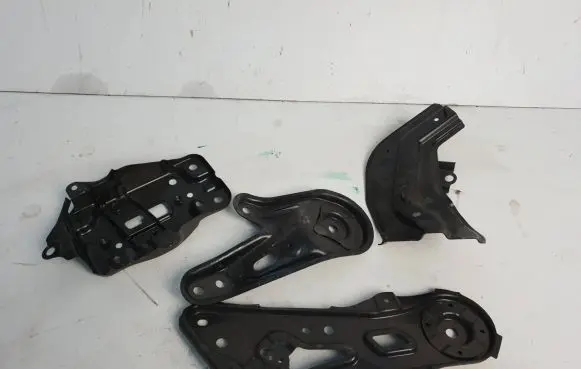 Lexus RX 450H Bracket in trunk/boot 