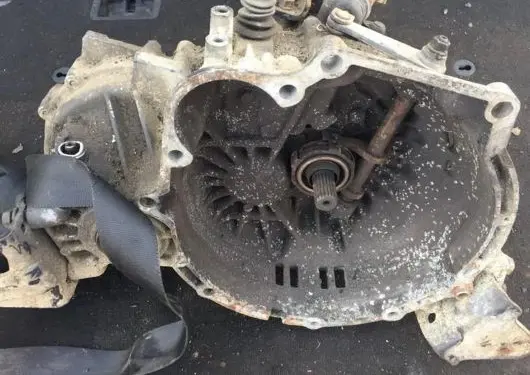 Hyundai Lantra II Manual 5 speed gearbox JS1973
