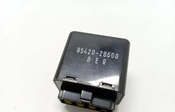 Hyundai Santa Fe Window wiper relay 954202B500